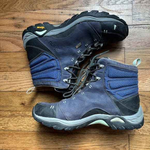 Ahnu Montara Boot Midnight Blue - Picture 1 of 10